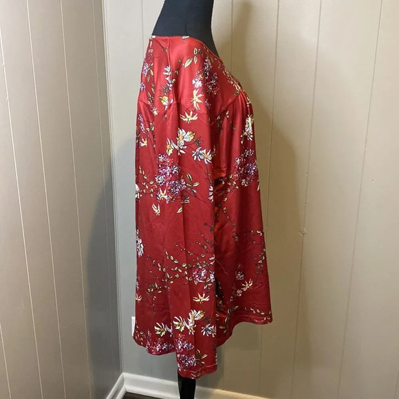Vislily 22W Blouse Wide Neck Pleated Chest Long Sleeve Floral Red - Picture 3 of 6